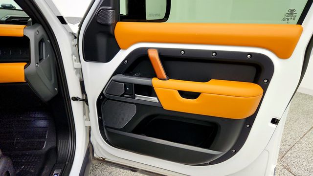 2023 Land Rover Defender 110 X-Dynamic SE AWD w/ Air Suspension Pkg & Ext Leather - 23036419 - 26