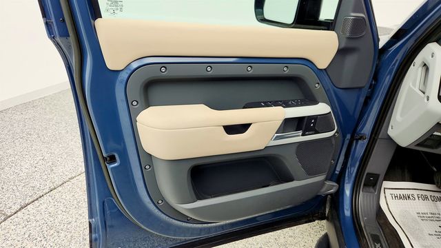 2023 Land Rover Defender 110 X-Dynamic SE AWD w/ Family Comfort Pack, 22’’ Wheels & ACC - 23004893 - 10