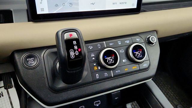 2023 Land Rover Defender 110 X-Dynamic SE AWD w/ Family Comfort Pack, 22’’ Wheels & ACC - 23004893 - 17