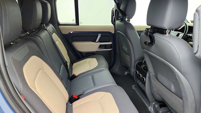 2023 Land Rover Defender 110 X-Dynamic SE AWD w/ Family Comfort Pack, 22’’ Wheels & ACC - 23004893 - 24