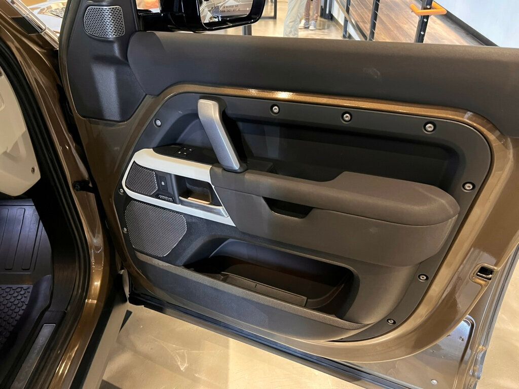 2023 Land Rover Defender 110X-DynamicSE/Htd&CldSeats/HtdSteerWheel/AirSuspension/PanoRoof - 22960917 - 29
