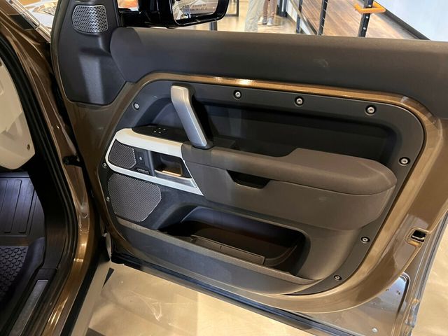 2023 Land Rover Defender 110X-DynamicSE/Htd&CldSeats/HtdSteerWheel/AirSuspension/PanoRoof - 22960917 - 29