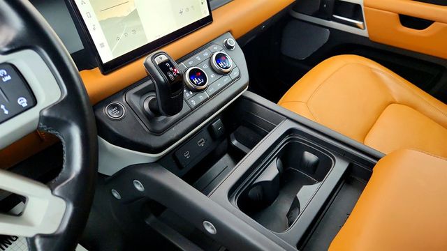 2023 Land Rover Defender 130 S AWD with 22’’ Wheels, Fixed Side Steps & Extended Leather - 22963440 - 16