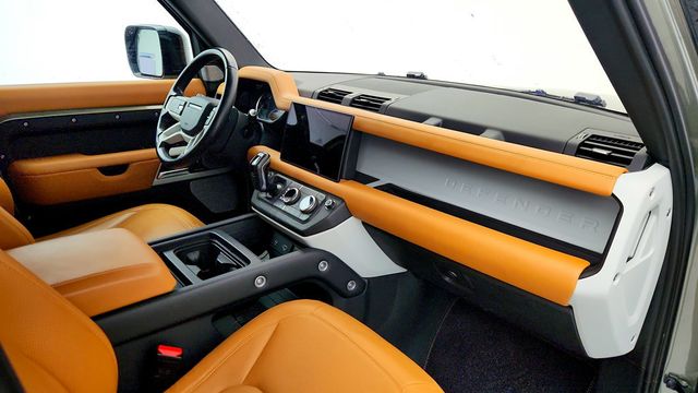 2023 Land Rover Defender 130 S AWD with 22’’ Wheels, Fixed Side Steps & Extended Leather - 22963440 - 24