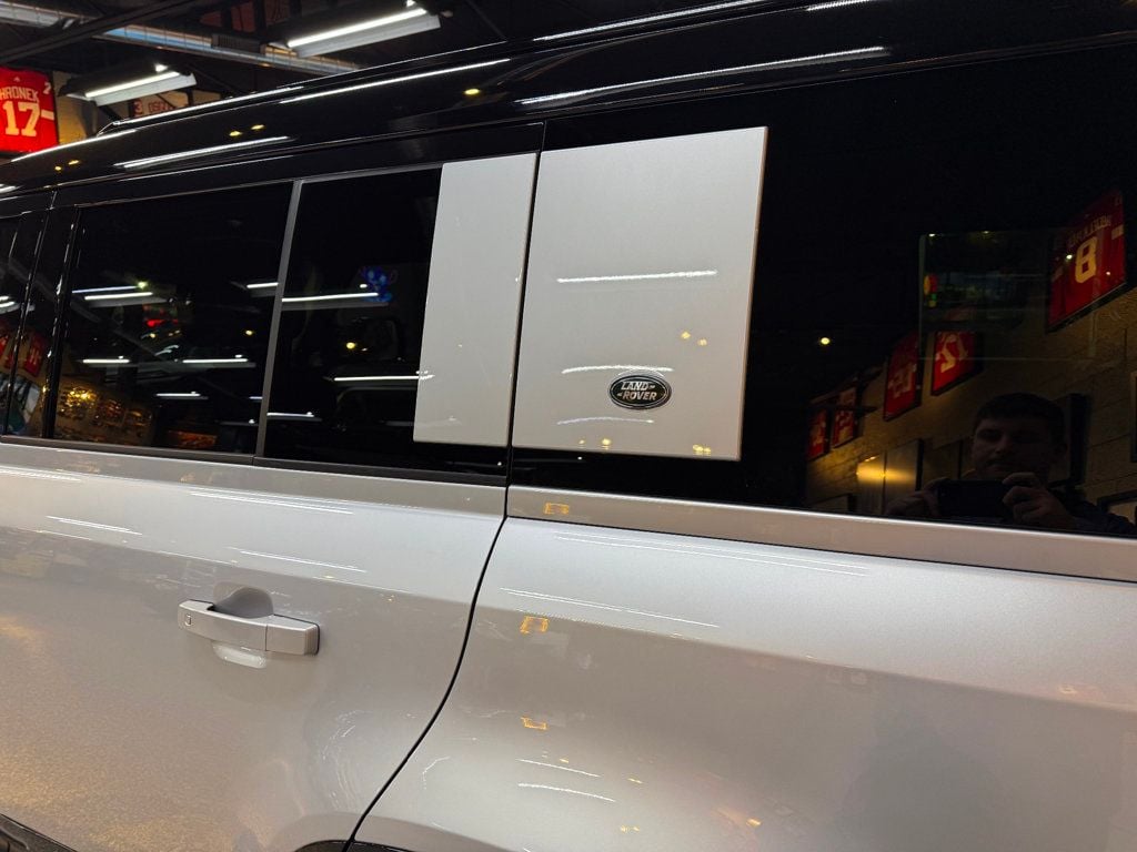 2023 Land Rover Defender 130 X photo 10
