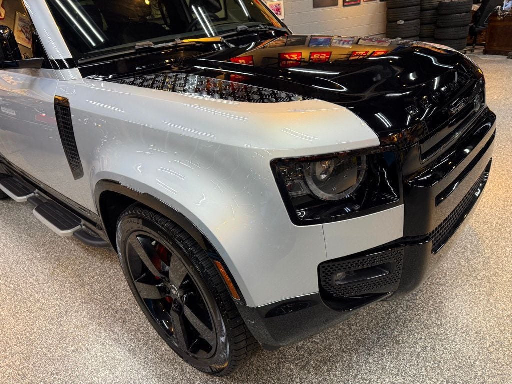 2023 Land Rover Defender 130 X photo 13