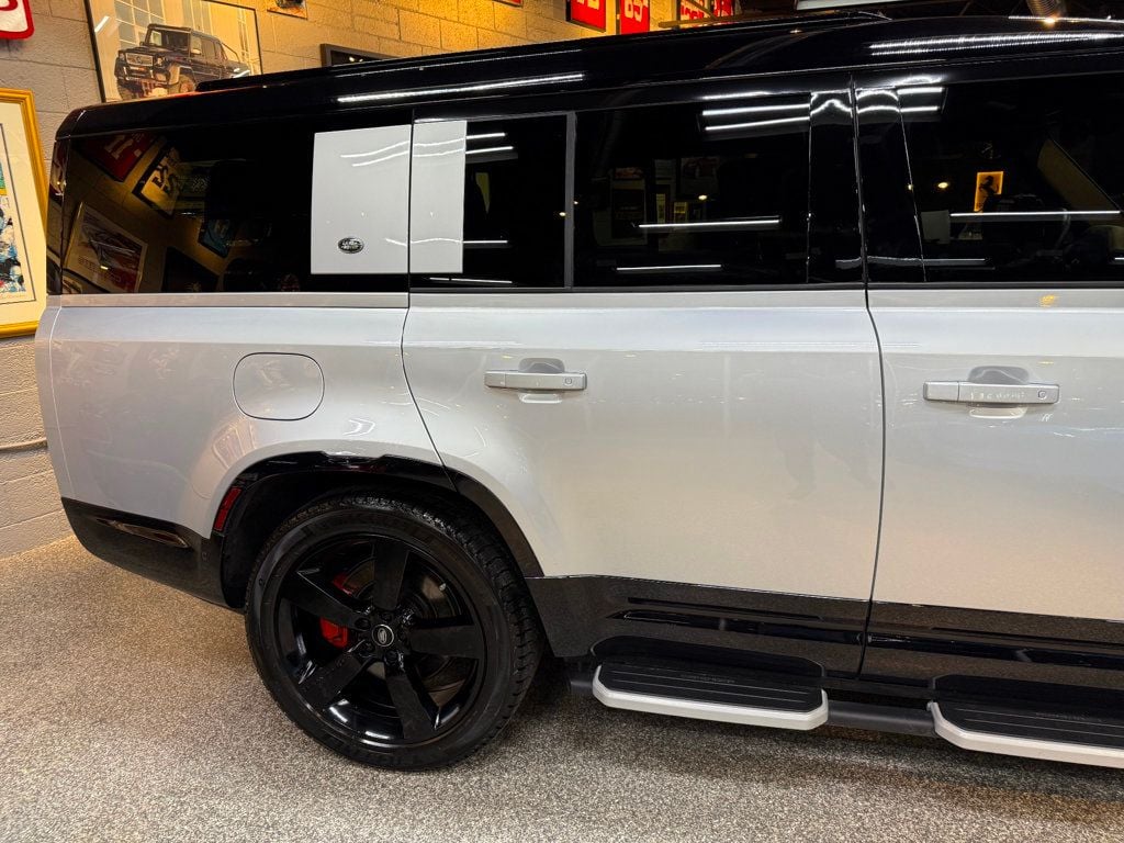 2023 Land Rover Defender 130 X photo 17