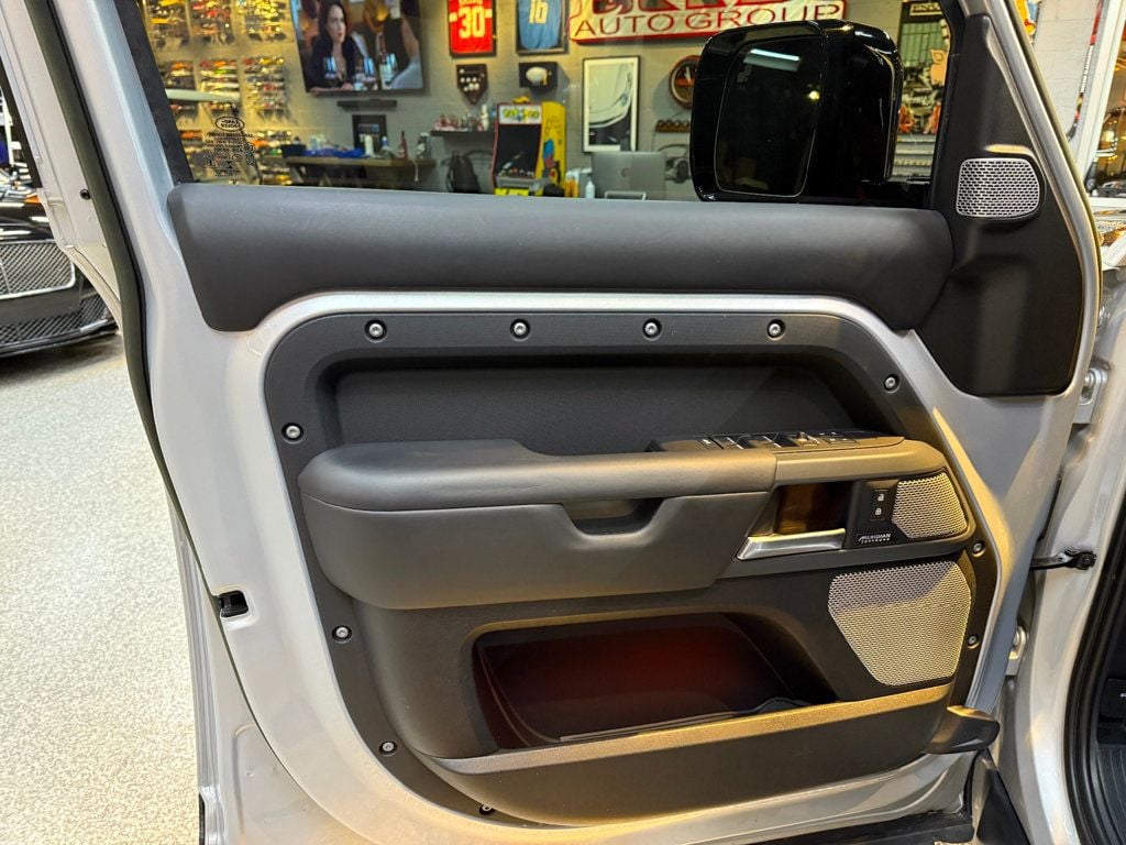 2023 Land Rover Defender 130 X photo 22