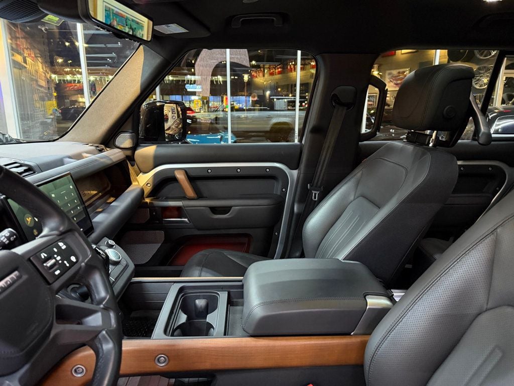 2023 Land Rover Defender 130 X photo 23