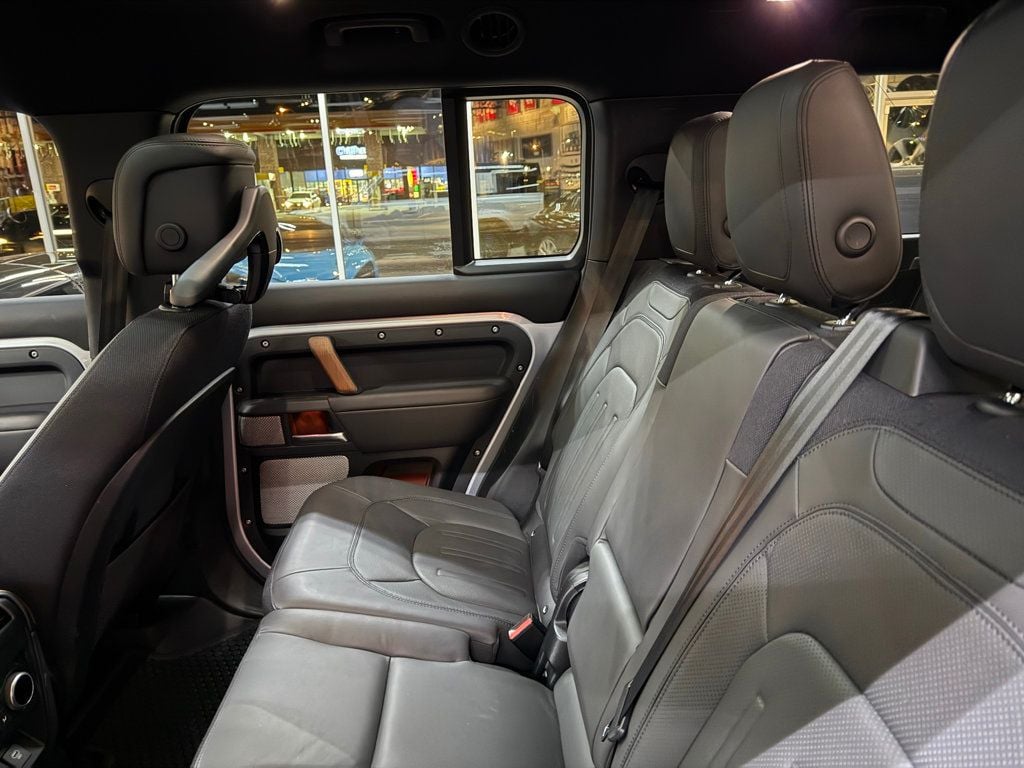 2023 Land Rover Defender 130 X photo 30