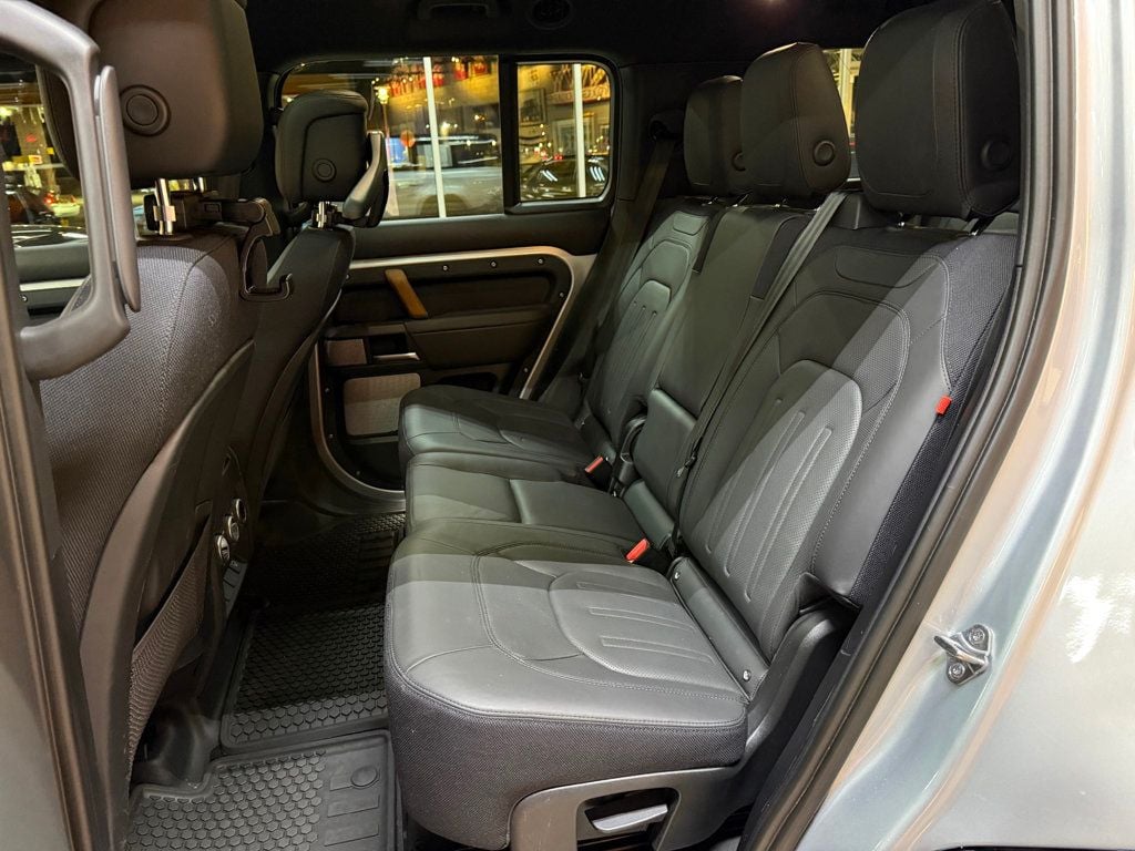 2023 Land Rover Defender 130 X photo 32
