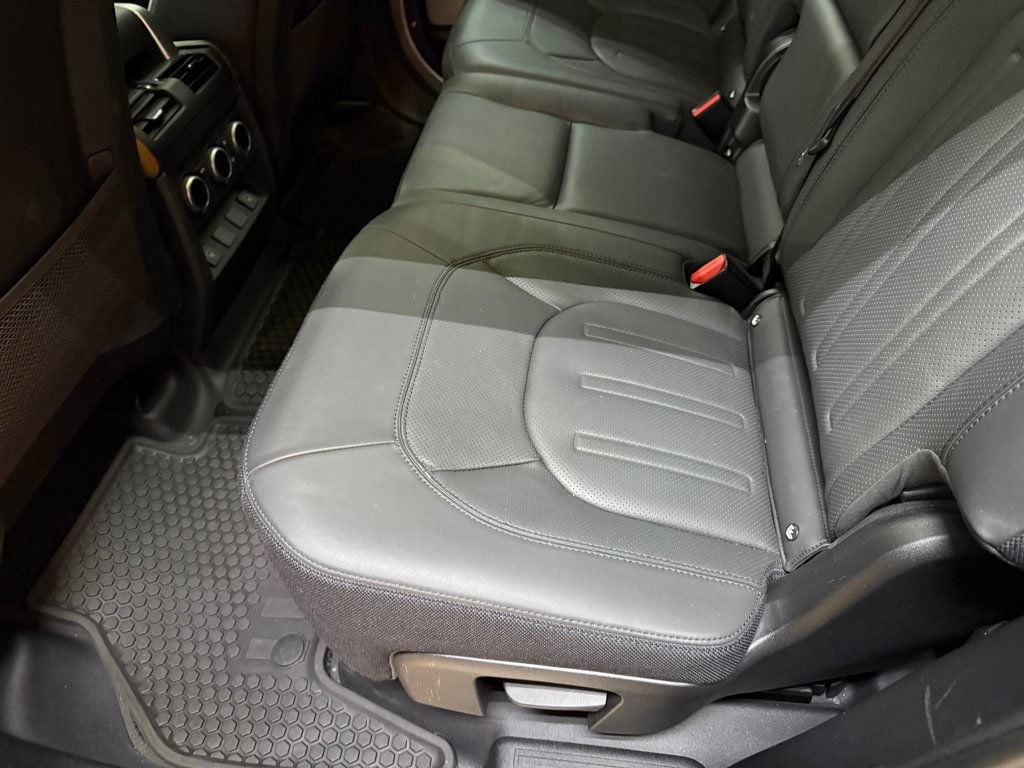 2023 Land Rover Defender 130 X photo 33