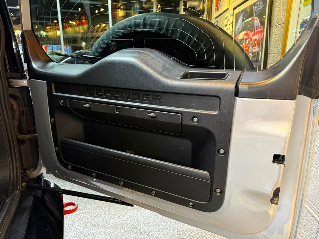 2023 Land Rover Defender 130 X photo 34