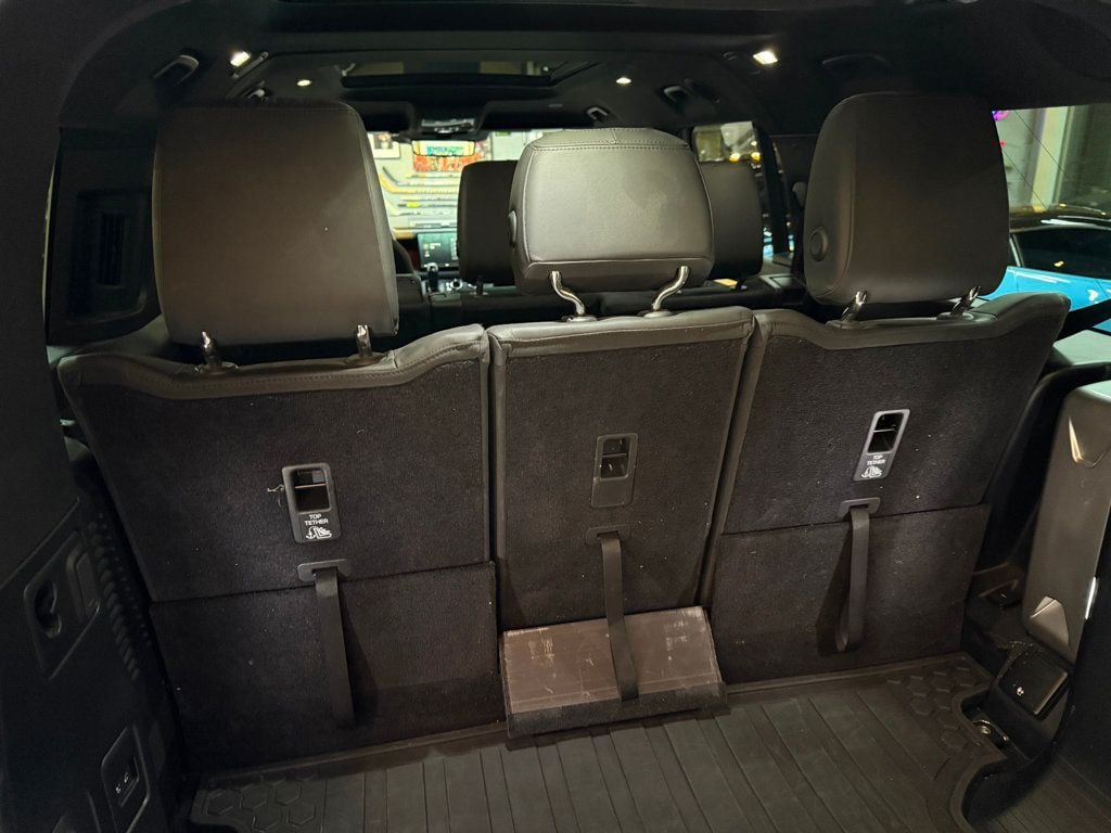 2023 Land Rover Defender 130 X photo 35