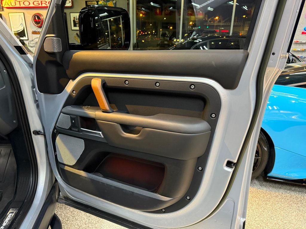 2023 Land Rover Defender 130 X photo 36