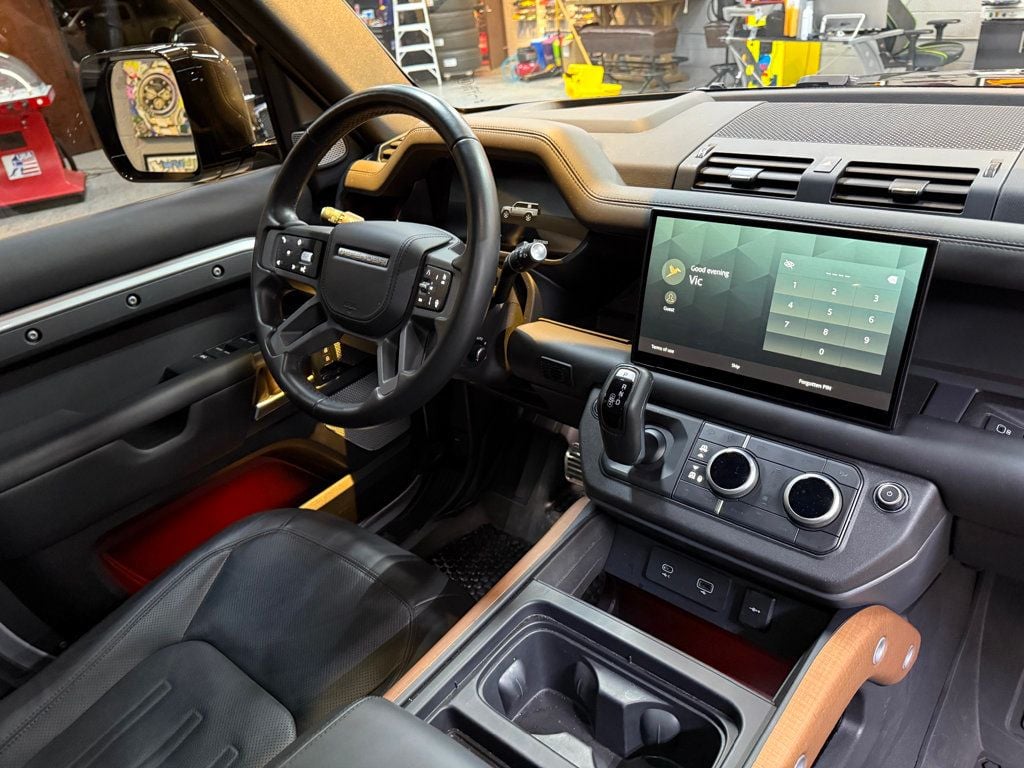 2023 Land Rover Defender 130 X photo 39