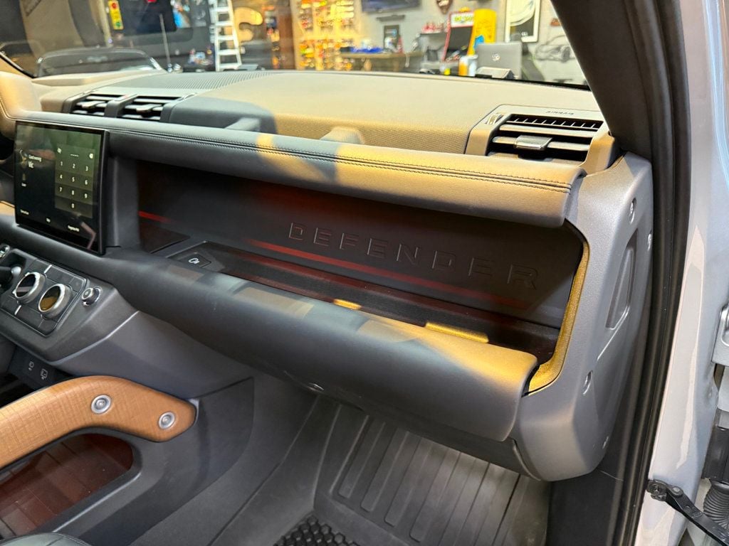 2023 Land Rover Defender 130 X photo 41
