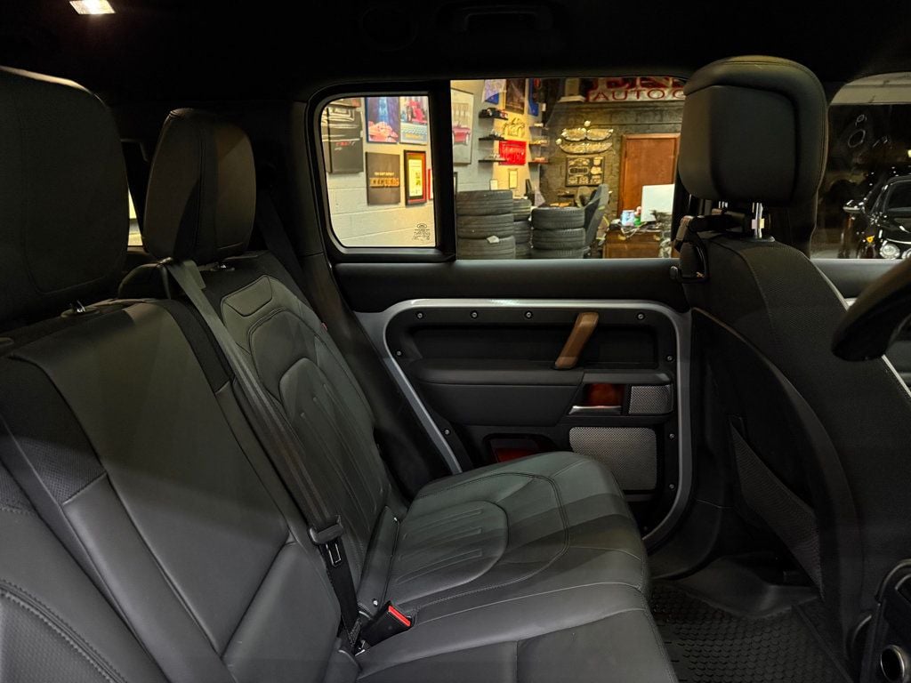 2023 Land Rover Defender 130 X photo 46