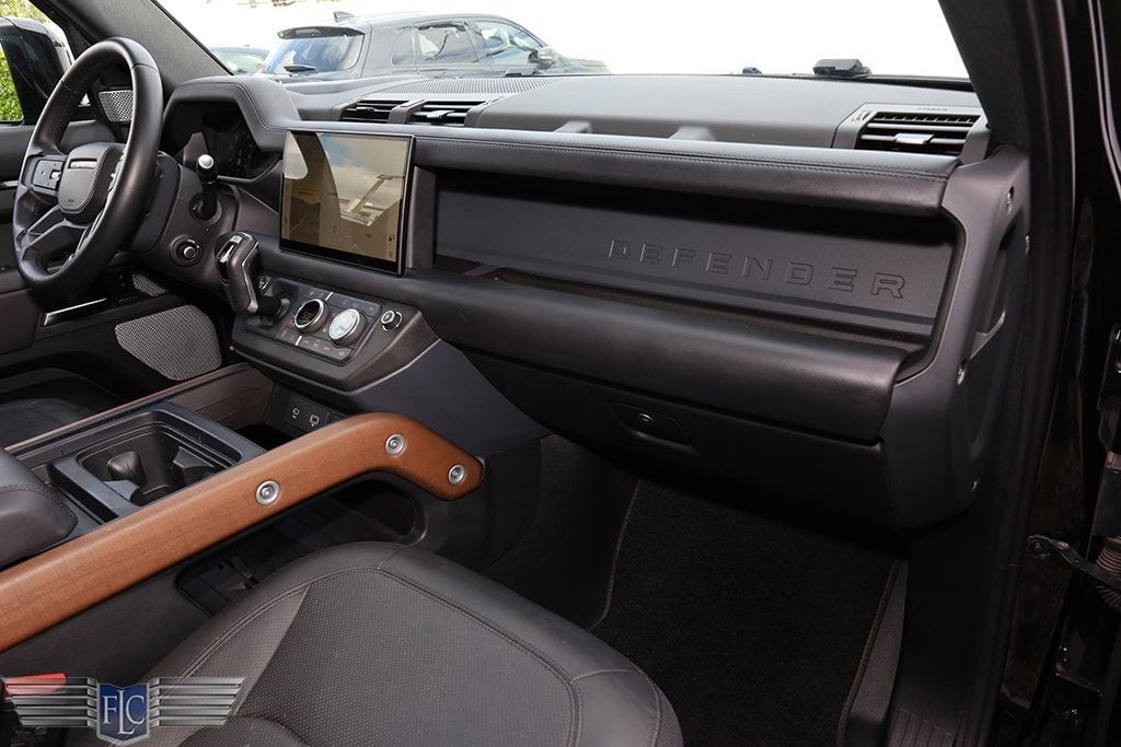 2023 Land Rover Defender 130 X AWD - 22916834 - 28
