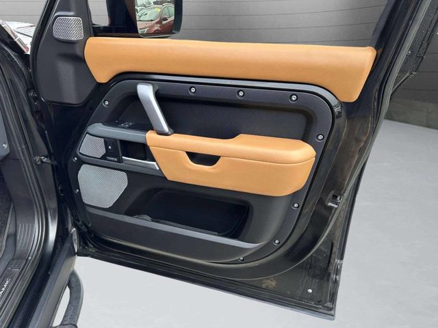 2023 Land Rover Defender 130 X-Dynamic SE AWD - 22950315 - 36