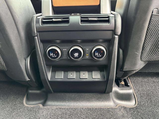 2023 Land Rover Defender 130 X-Dynamic SE AWD - 22969614 - 32