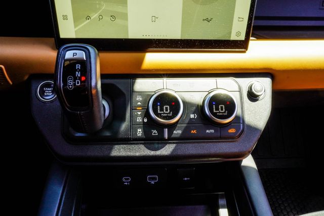 2023 Land Rover Defender 130 X-Dynamic SE AWD - 23003503 - 20