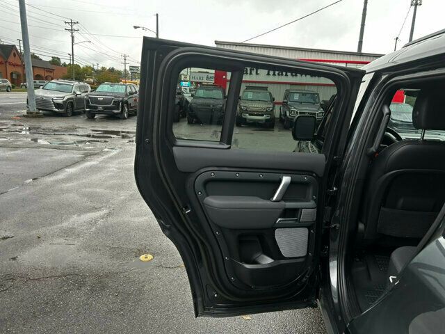 2023 Land Rover Defender 130-X-Dynamic/SE/ColdClimatePkg/PanoramicRoof/BlindSpot/NAV - 22936721 - 11