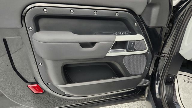 2023 Land Rover Defender 90 SE AWD - 22957038 - 9