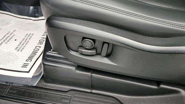 2023 Land Rover Defender 90 SE AWD - 22957038 - 10