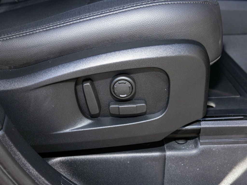 2023 Land Rover Defender Cold Climate Pack, Extended Black, Tow Hitch, 5095 Wheels - 22951878 - 69