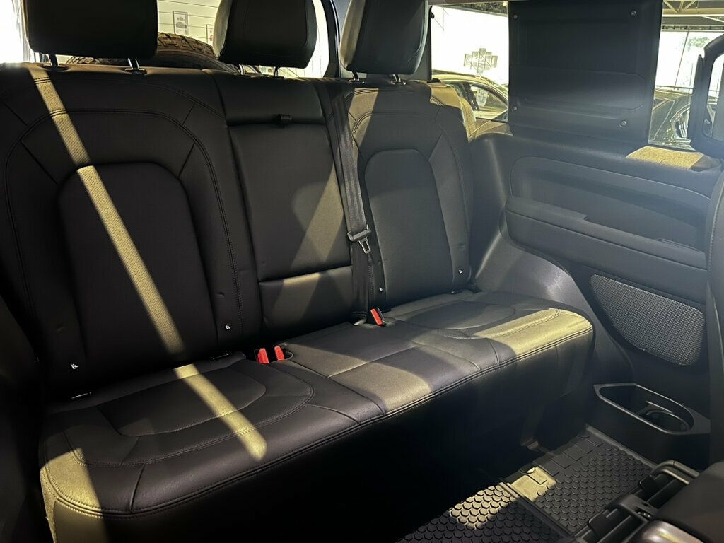 2023 Land Rover Defender LocalTrade/20"Wheels/WindsorLeather/MeridianSound/ColdClimatePkg - 23081938 - 15
