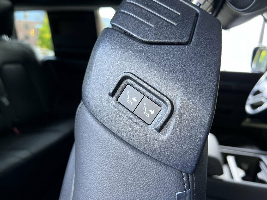 2023 Land Rover Defender LocalTrade/20"Wheels/WindsorLeather/MeridianSound/ColdClimatePkg - 23081938 - 44