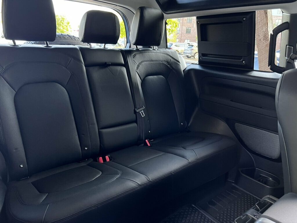2023 Land Rover Defender LocalTrade/20"Wheels/WindsorLeather/MeridianSound/ColdClimatePkg - 23081938 - 45