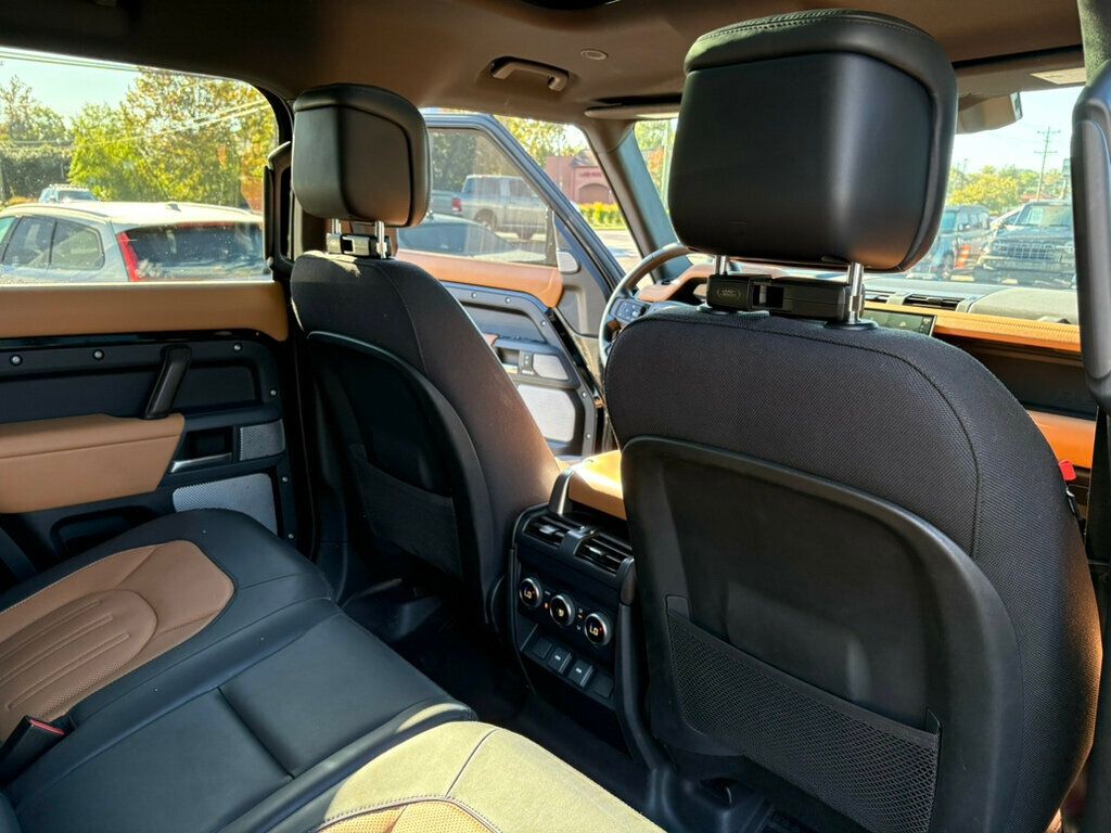 2023 Land Rover Defender Local Trade/Heated&Cooled Seats/Heads Up Display/Meridian Audio - 22933390 - 23