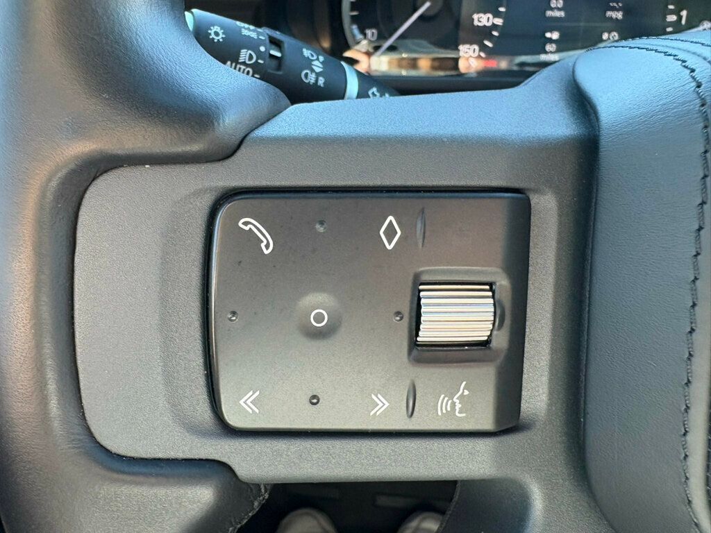 2023 Land Rover Defender Local Trade/Heated&Cooled Seats/Heads Up Display/Meridian Audio - 22933390 - 33