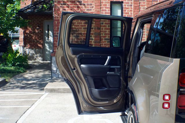 2023 Land Rover Defender Local Trade/X-Dynamic/Cold Climate Pkg/Family Pkg/Pano Roof - 23023509 - 47