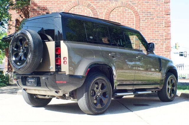 2023 Land Rover Defender X-Dynamic SE's photo