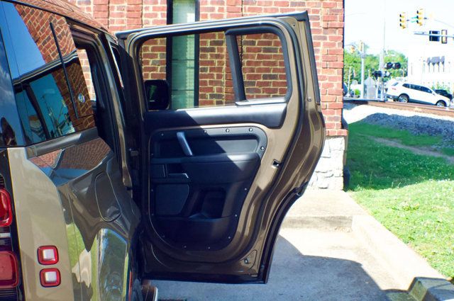 2023 Land Rover Defender Local Trade/X-Dynamic/Cold Climate Pkg/Family Pkg/Pano Roof - 23023509 - 50