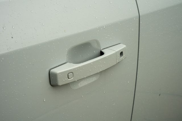 2023 Land Rover Defender MSRP$111260/V8-Heated&CooledSeats/BlindSpotMonitor/NAV - 23027430 - 19