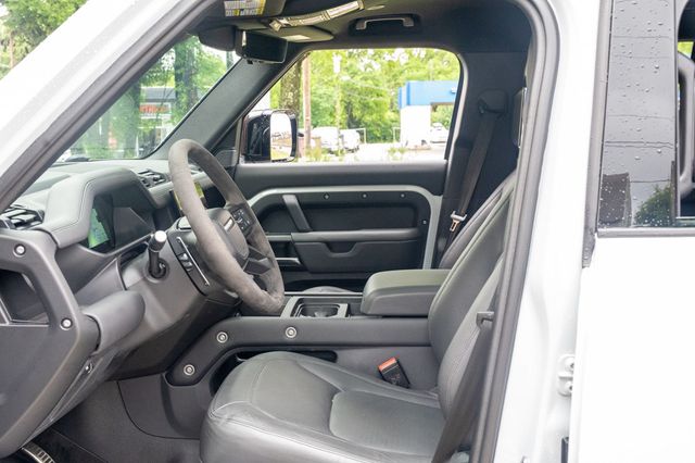 2023 Land Rover Defender MSRP$111260/V8-Heated&CooledSeats/BlindSpotMonitor/NAV - 23027430 - 22