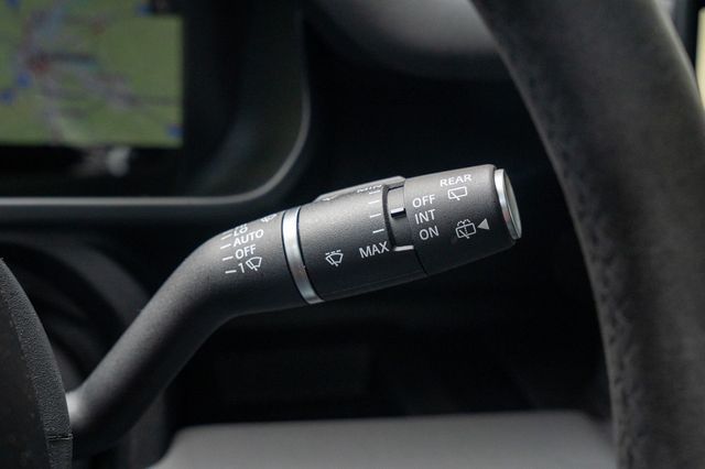 2023 Land Rover Defender MSRP$111260/V8-Heated&CooledSeats/BlindSpotMonitor/NAV - 23027430 - 28