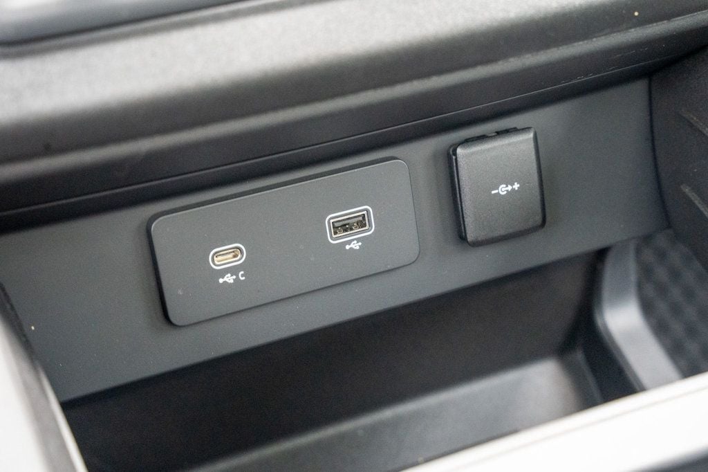 2023 Land Rover Defender MSRP$111260/V8-Heated&CooledSeats/BlindSpotMonitor/NAV - 23027430 - 37