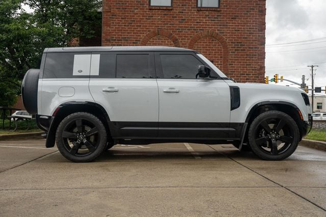 2023 Land Rover Defender MSRP$111260/V8-Heated&CooledSeats/BlindSpotMonitor/NAV - 23027430 - 3