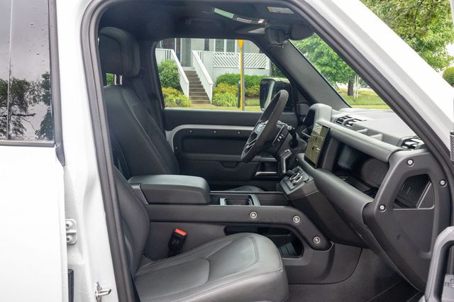 2023 Land Rover Defender MSRP$111260/V8-Heated&CooledSeats/BlindSpotMonitor/NAV - 23027430 - 45