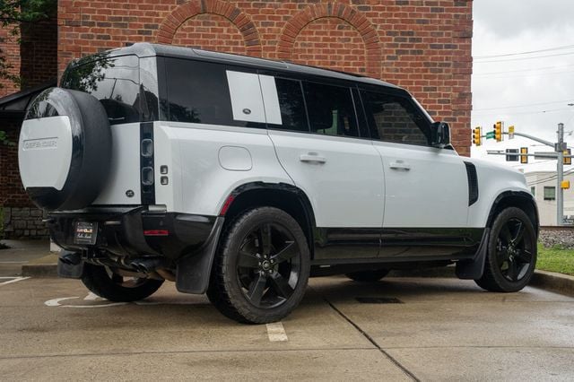 2023 Land Rover Defender V8's photo