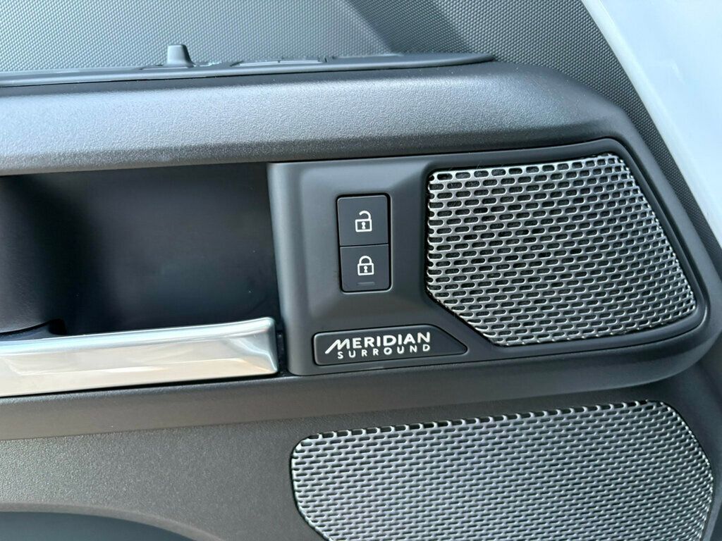 2023 Land Rover Defender MSRP$113,115/Heated&Cooled Seats/Blind Spot/Lane Keep Assist/NAV - 22968685 - 16