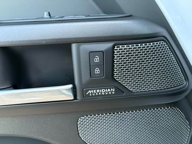 2023 Land Rover Defender MSRP$113,115/Heated&Cooled Seats/Blind Spot/Lane Keep Assist/NAV - 22968685 - 16