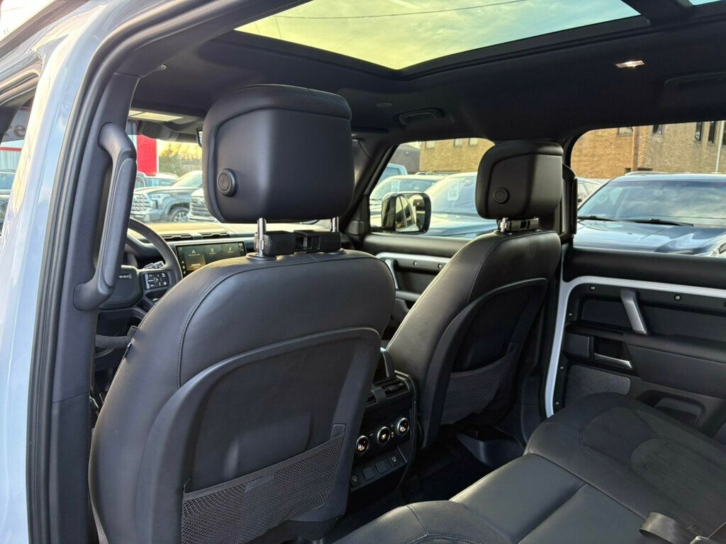 2023 Land Rover Defender MSRP$113,115/Heated&Cooled Seats/Blind Spot/Lane Keep Assist/NAV - 22968685 - 17