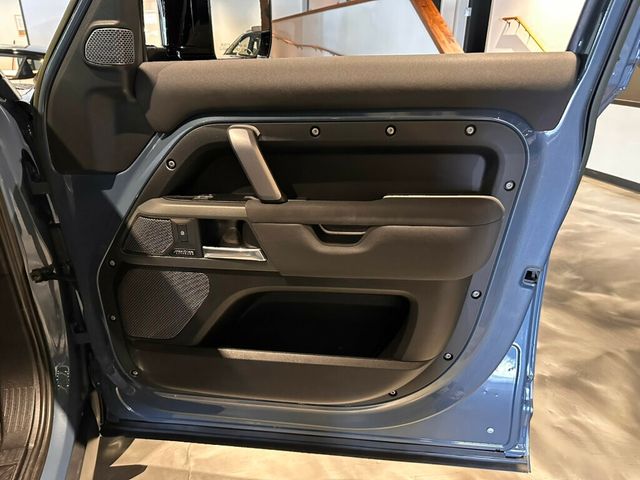 2023 Land Rover Defender MSRP$78275/110-X-Dynamic-SE/3rdRowSeats/Heated&CooledSeats - 22998253 - 31