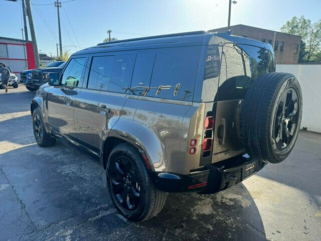 2023 Land Rover Defender 110 X-Dynamic SE photo 3